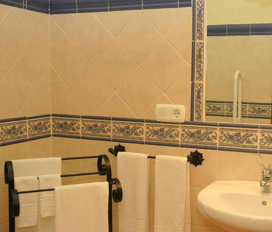 La Casa Grande De Alpandeire Otel Oda fotoğraf